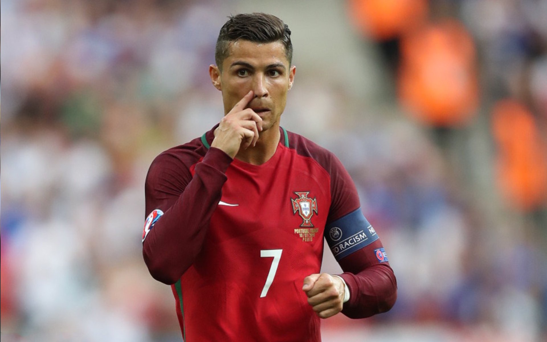 出色发挥首场状态出色，德国队观众沸腾！阿扎伦卡重返赛场引发球迷热议